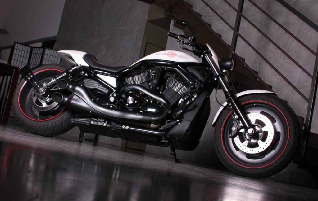 Harley Davidson Muscle bike concept — motorcycle design by Yacouba Galle